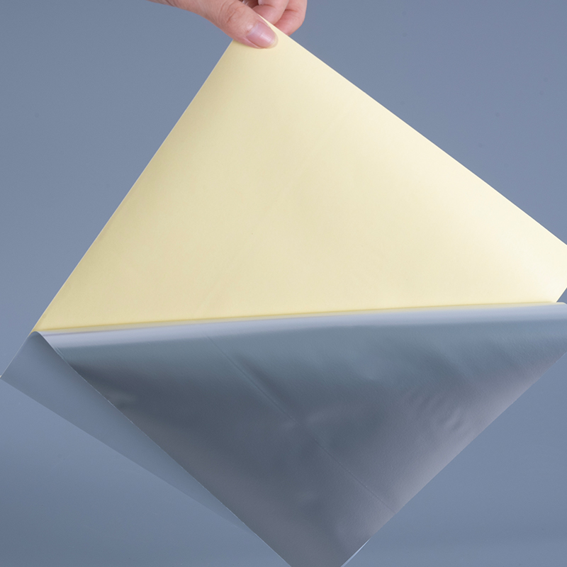 50-микронная глянцевая белая полиэфирная ПЭТ-пленка, самоклеящаяся этикетка с акриловым клеем на растворителе, большой рулон для цифровой печати