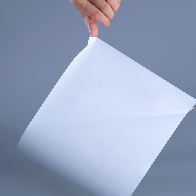 25-микронная глянцевая виниловая пленка из ПЭТ-материала для этикеток с акриловым клеем Jumbo Roll для струйной печати