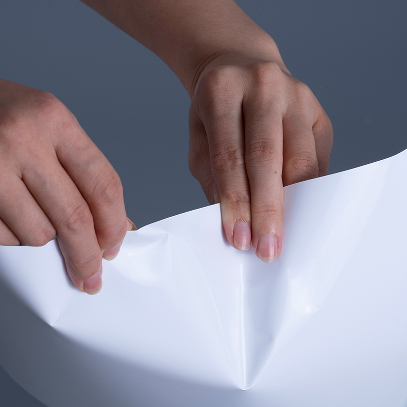 25-микронная глянцевая виниловая пленка из ПЭТ-материала для этикеток с акриловым клеем Jumbo Roll для струйной печати