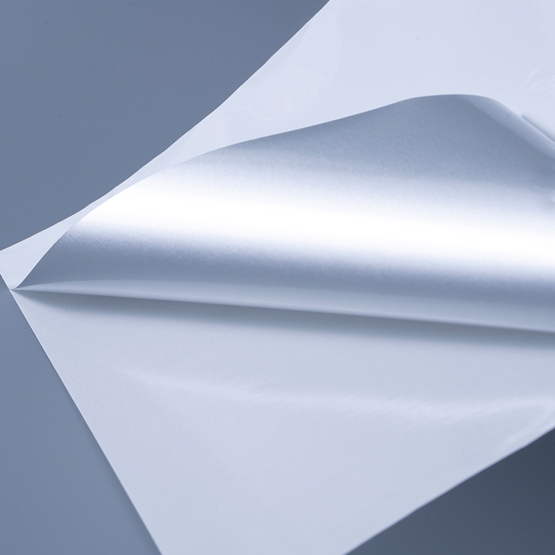 25мик глянцевая белая алюминизированная полиэфирная пленка самоклеящаяся этикетка с акриловым клеем на водной основе для струйной печати