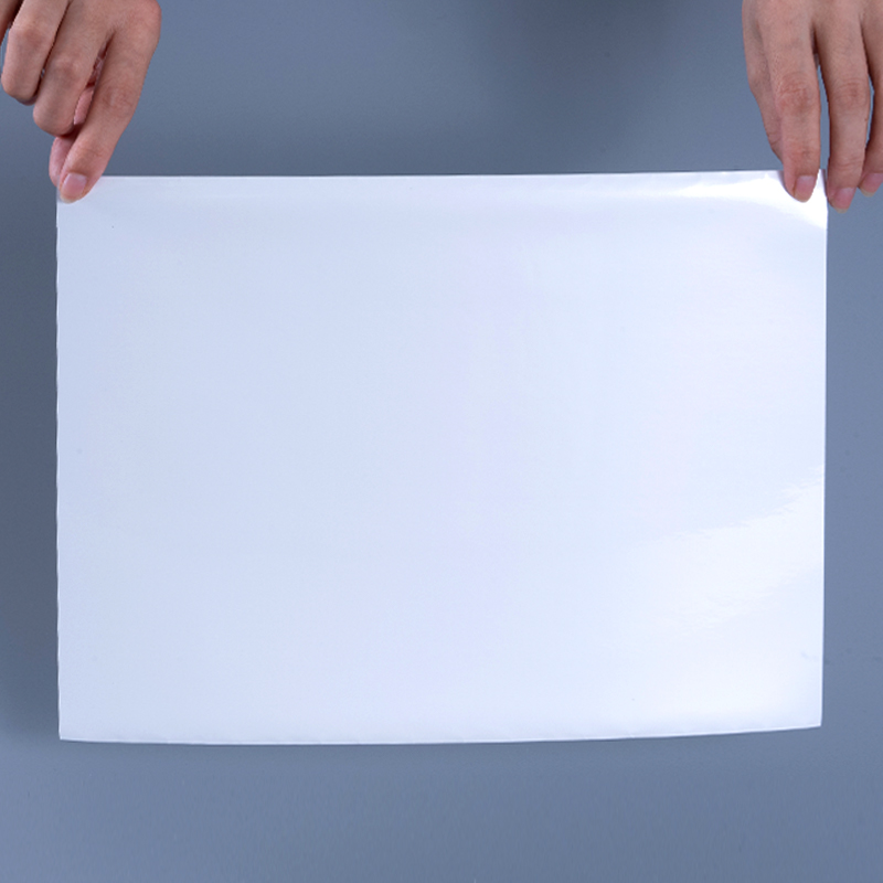 25мик глянцевая белая алюминизированная полиэфирная пленка самоклеящаяся этикетка с акриловым клеем на водной основе для струйной печати