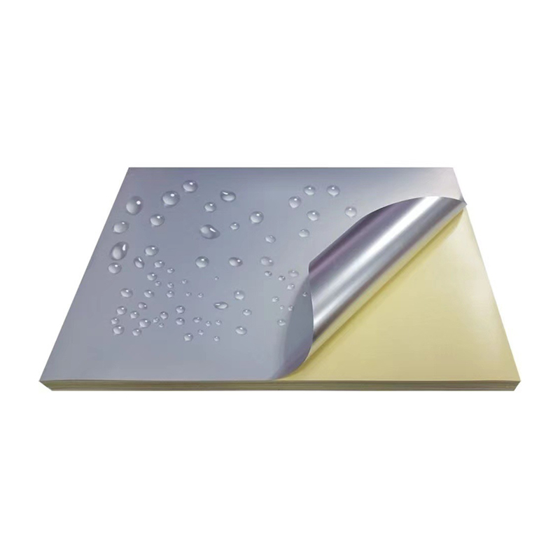 Материалы для этикеток из ПЭТ толщиной 50 мкм с сильным растворителем и покрытием на масляной основе.